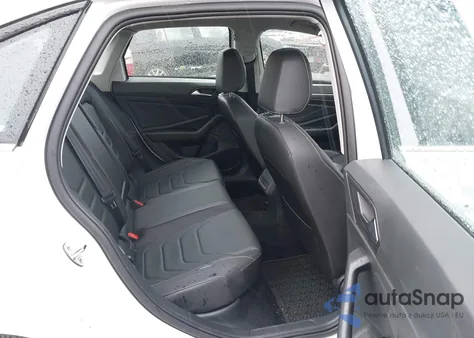 2022 Volkswagen Jetta 1.5T Sel z USA, uszkodzony, nr VIN 3VWGM7BU8NM033941